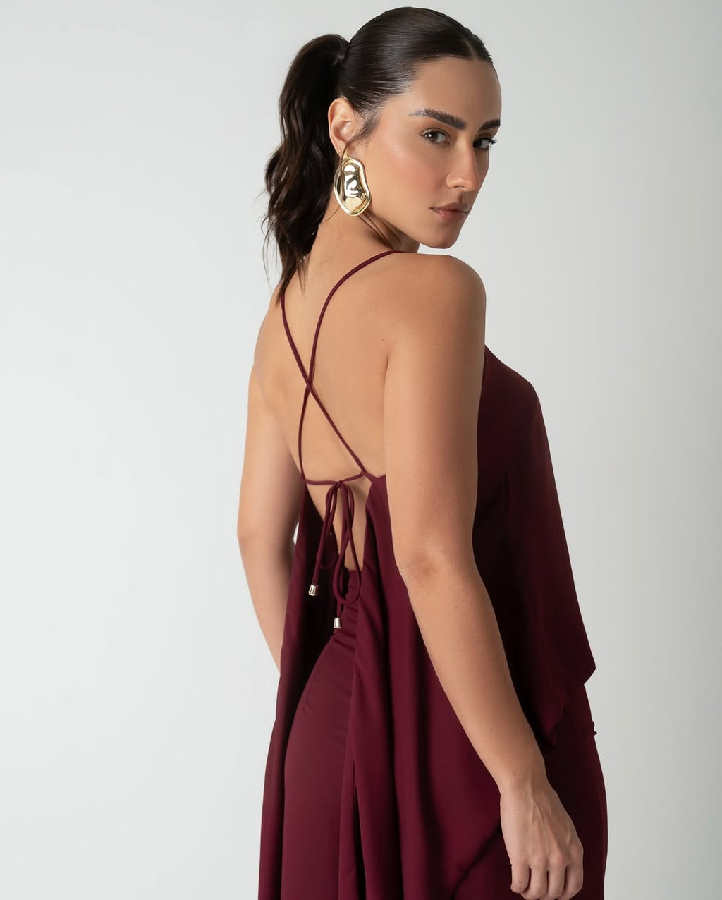 Conjunto Feminino Elegante com Blusa de Amarração e Calça Reta