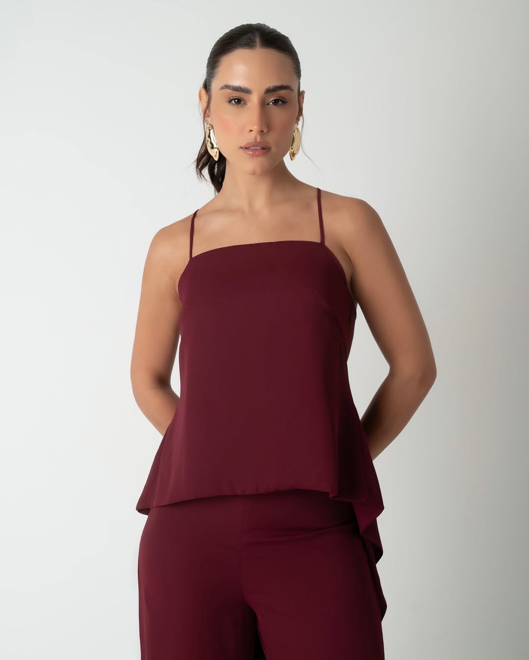 Conjunto Feminino Elegante com Blusa de Amarração e Calça Reta