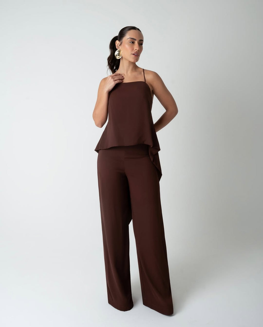 Conjunto Feminino Elegante com Blusa de Amarração e Calça Reta