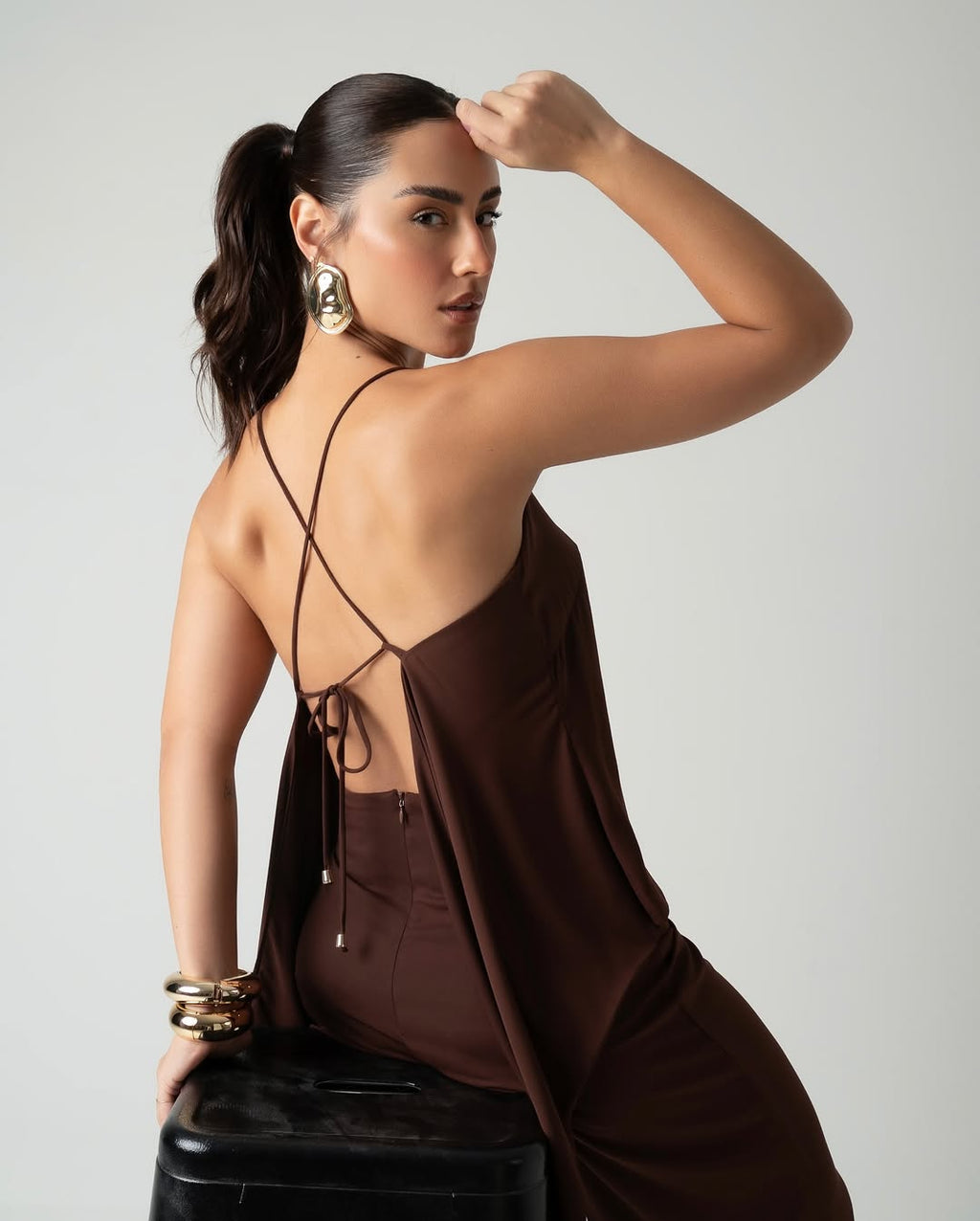 Conjunto Feminino Elegante com Blusa de Amarração e Calça Reta