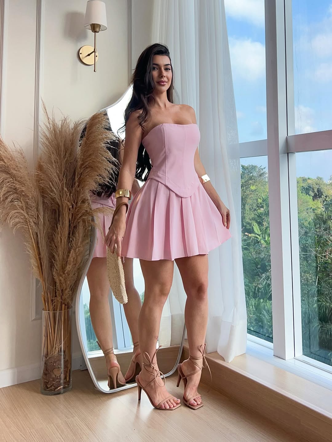 Vestido Corset com Saia Rodada e Pregas