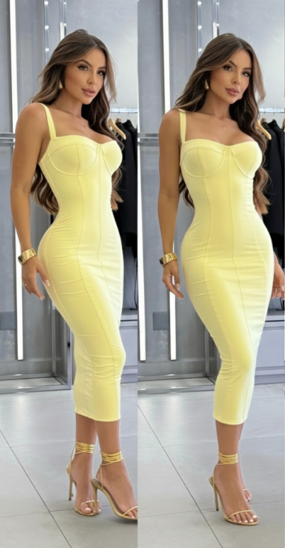 Vestido Midi Tubinho Justo Decote Coração com fenda