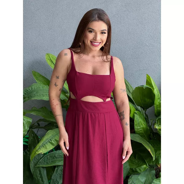 Vestido Longo Feminino com Recortes Laterais e Fenda